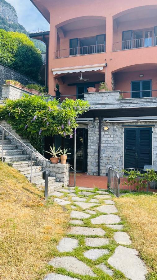 Vista lago, piscina e campo da tennis Mezzegra Esterno foto